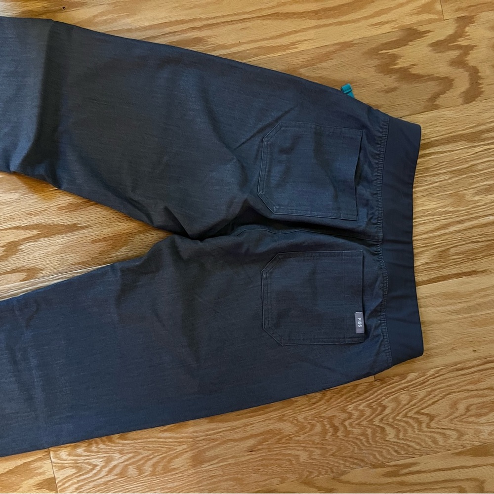 COPY - Womens Figs Gray Scrub Pants - Picture 2 of 3